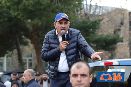 Paşinyan ermənilərə səsləndi: “İnqilab Gümrüyə fayda verməlidir”