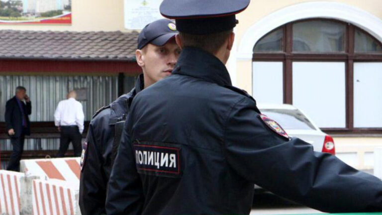 Ukraynada polislərə atəş açdılar, ölən və yaralanan var - Nə baş verir?