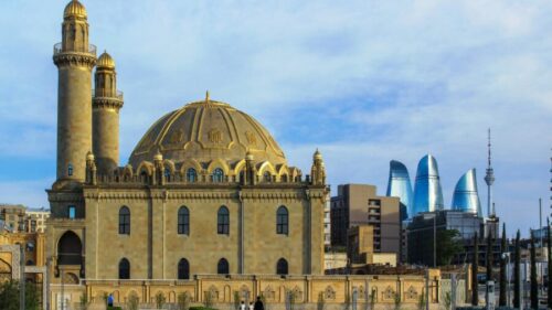 Bakıda Şeyxin imamətliyi ilə bayram namazı qılındı – FOTOLAR