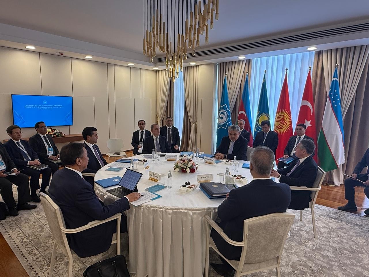 Ceyhun Bayramov Türküstanda “ağıllı şəhər”dən danışdı - FOTOLAR 4 vb 4114