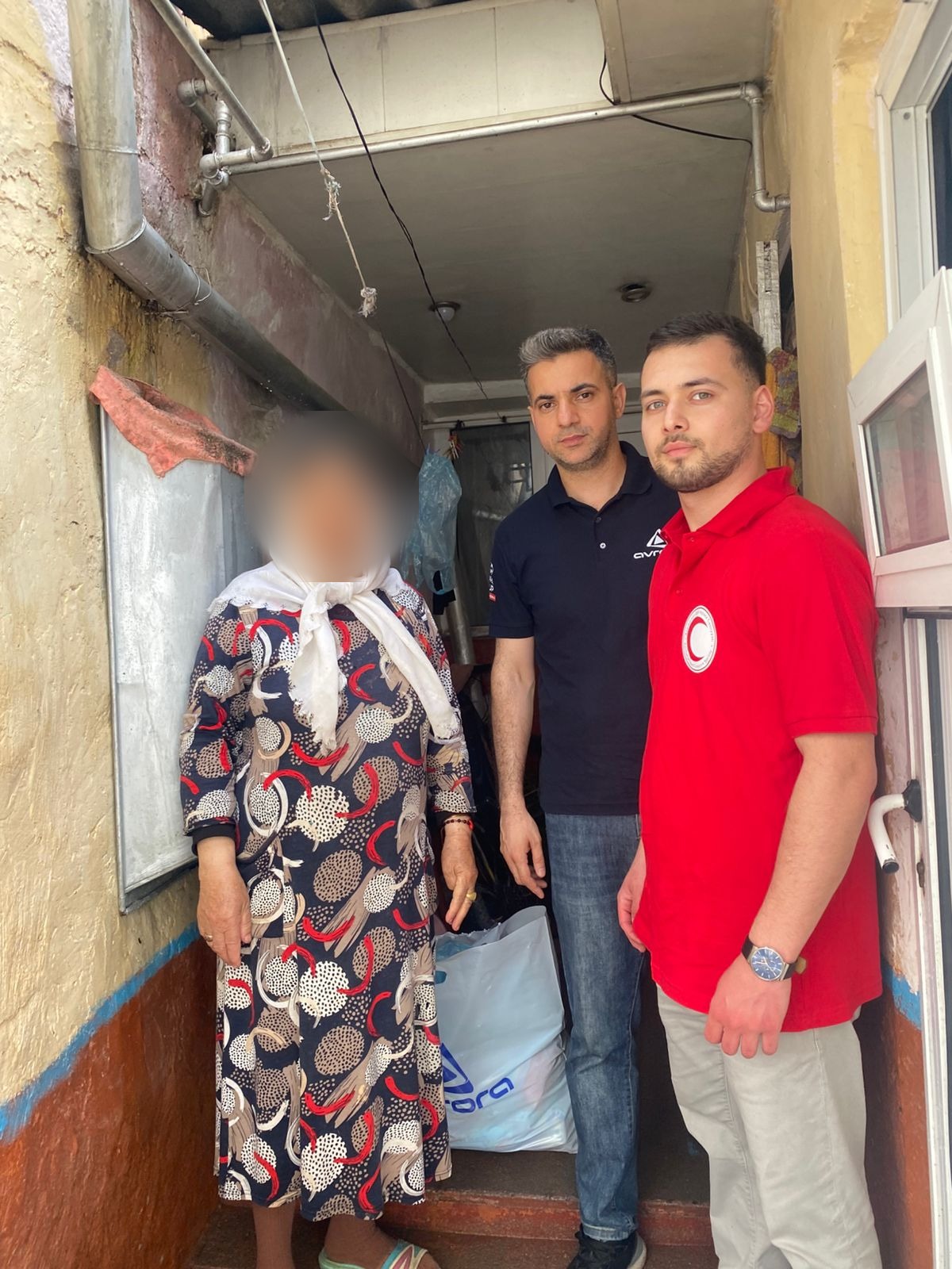 “Avrora Qrup” aztəminatlı ailələrə bayram sovqatı çatdırdı - FOTOLAR 4 yardim 13