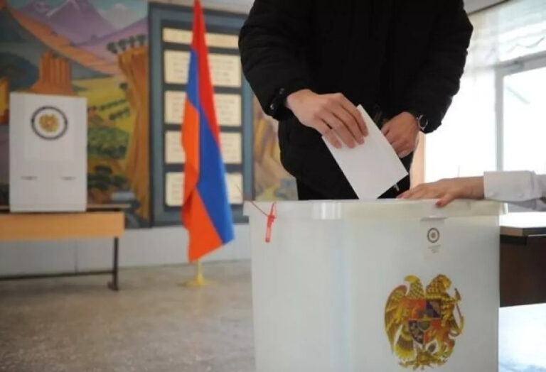 Ermənistanda seçki: 840 mindən çox vətəndaş səs verib