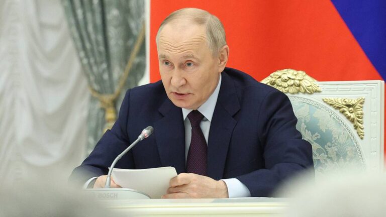 Putin İranla bağlı yayılan xəbərləri təkzib etdi