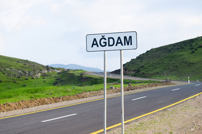 Ağdamda qəza: yol kənarında olan dörd piyadanı maşınla vurdu – YENİLƏNİB