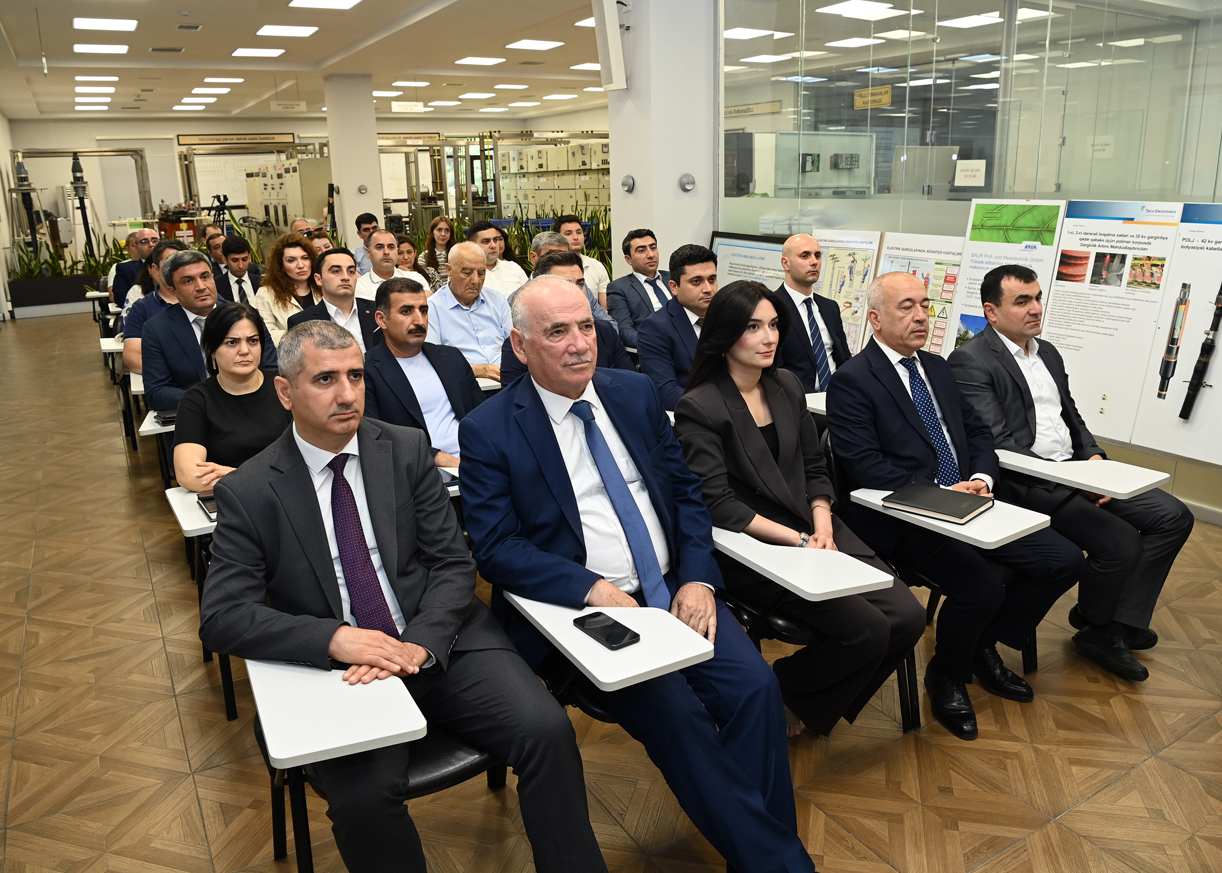 “Azərişığ”a ISO sertifikatları təqdim olundu - FOTOLAR 4 CAL 3306.JPG