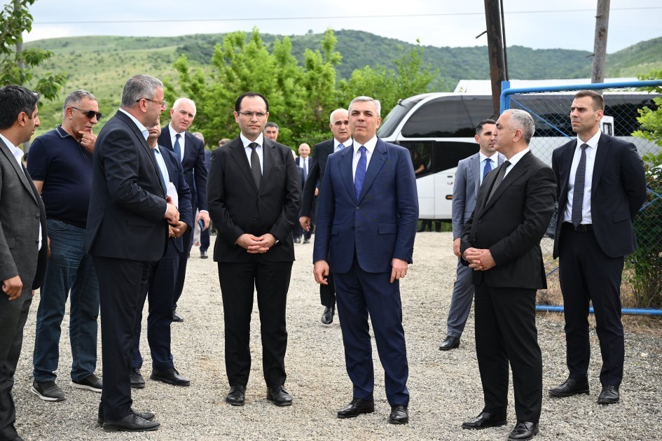 Əlaqələndirmə Qərargahının iclasının iştirakçıları Xocalıda salınmış intensiv meyvə bağları ilə tanış oldu 3 IMG 9899