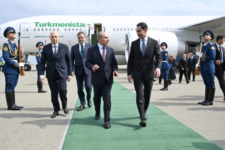 Sərdar Berdiməhəmmədov Azərbaycana gəldi - FOTO