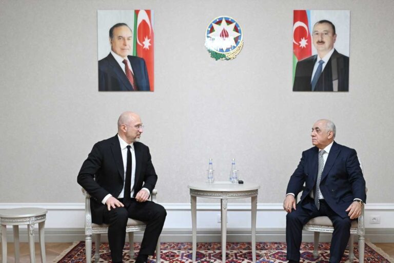 Əli Əsədov Denis Şmıqalla görüşdü