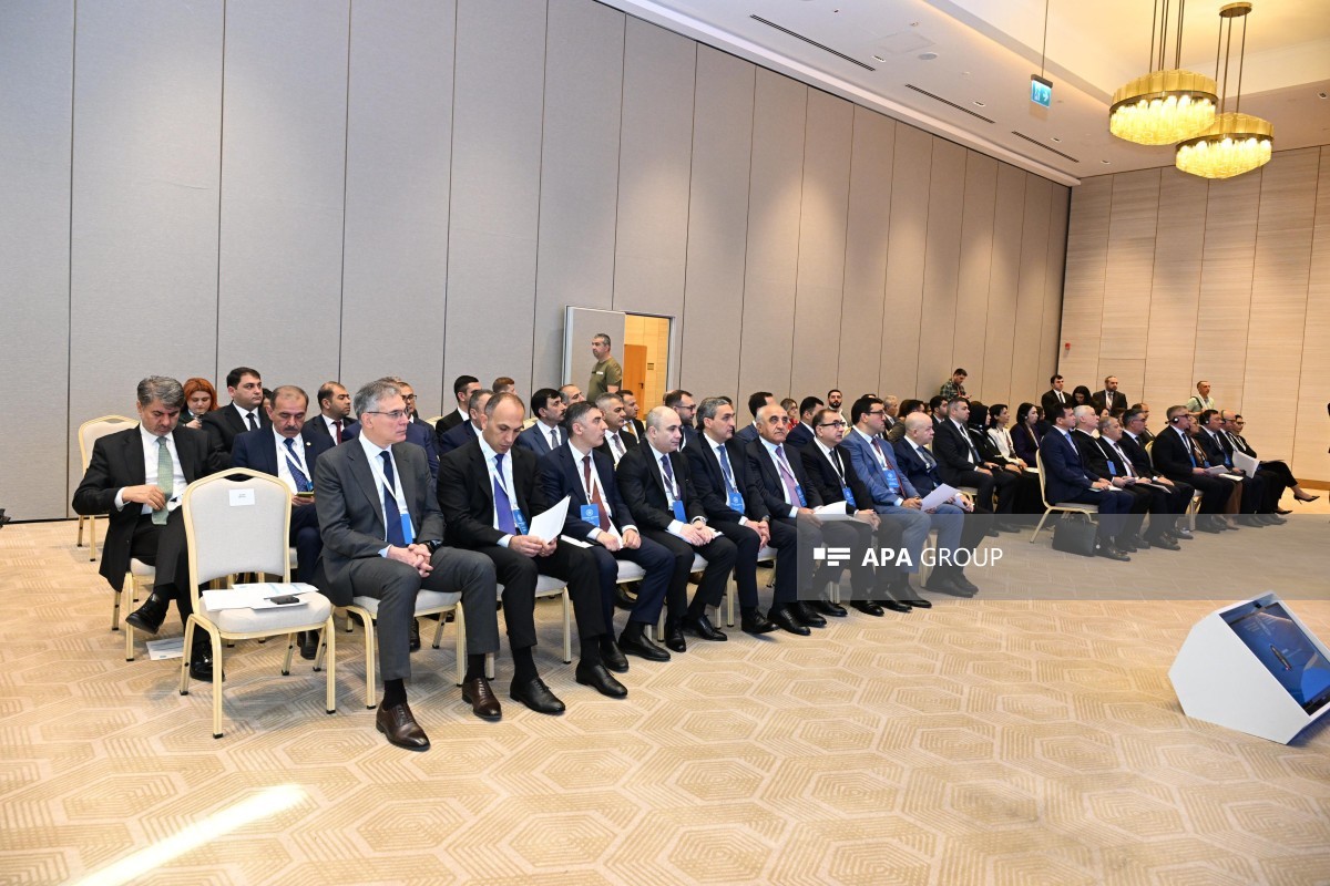 Şuşada mühüm forum keçirildi - FOTOLAR 6 frm 6
