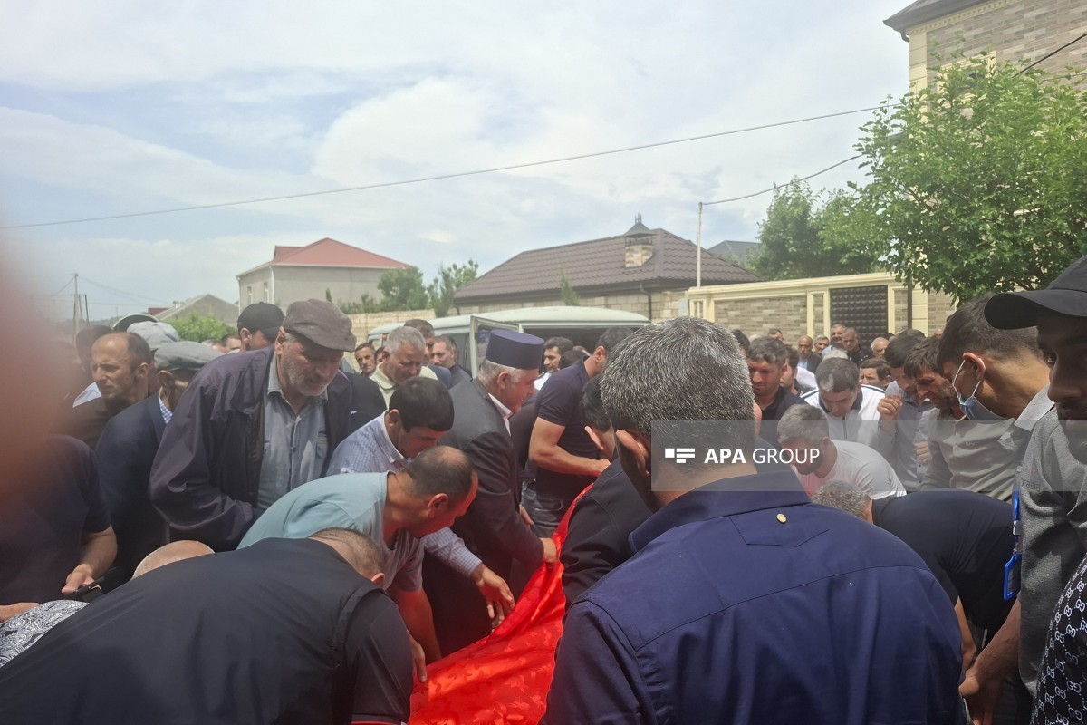 Gəmiyə hücumda həlak olanlar dəfn edildi - FOTOLAR 4 ll 43