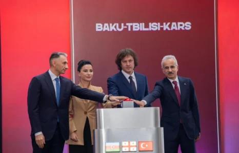 Bakı–Tbilisi–Qars dəmir yolu yeni mərhələyə qədəm qoyur – FOTOLAR
