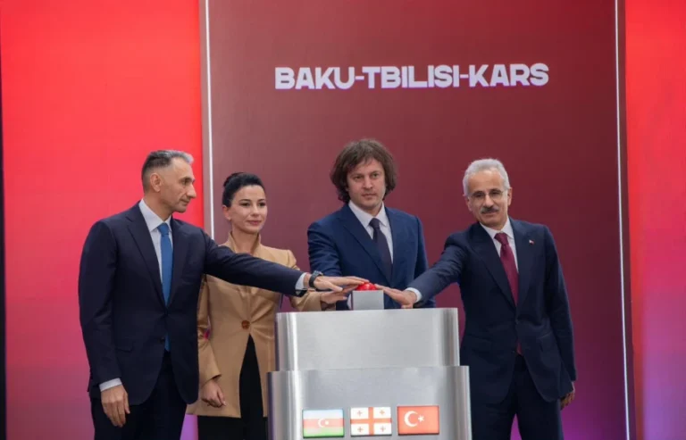 Bakı–Tbilisi–Qars dəmir yolu yeni mərhələyə qədəm qoyur - FOTOLAR