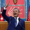 ozgur ozelden grup toplantisinda sert cikis karsimizda mutlak sultanla mutlak butlanin ittifaki var x0po cover 900x506 2