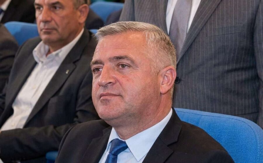 Qalmaqallı məmura cinayət işi açıldı – ŞOK SƏBƏB+FOTO