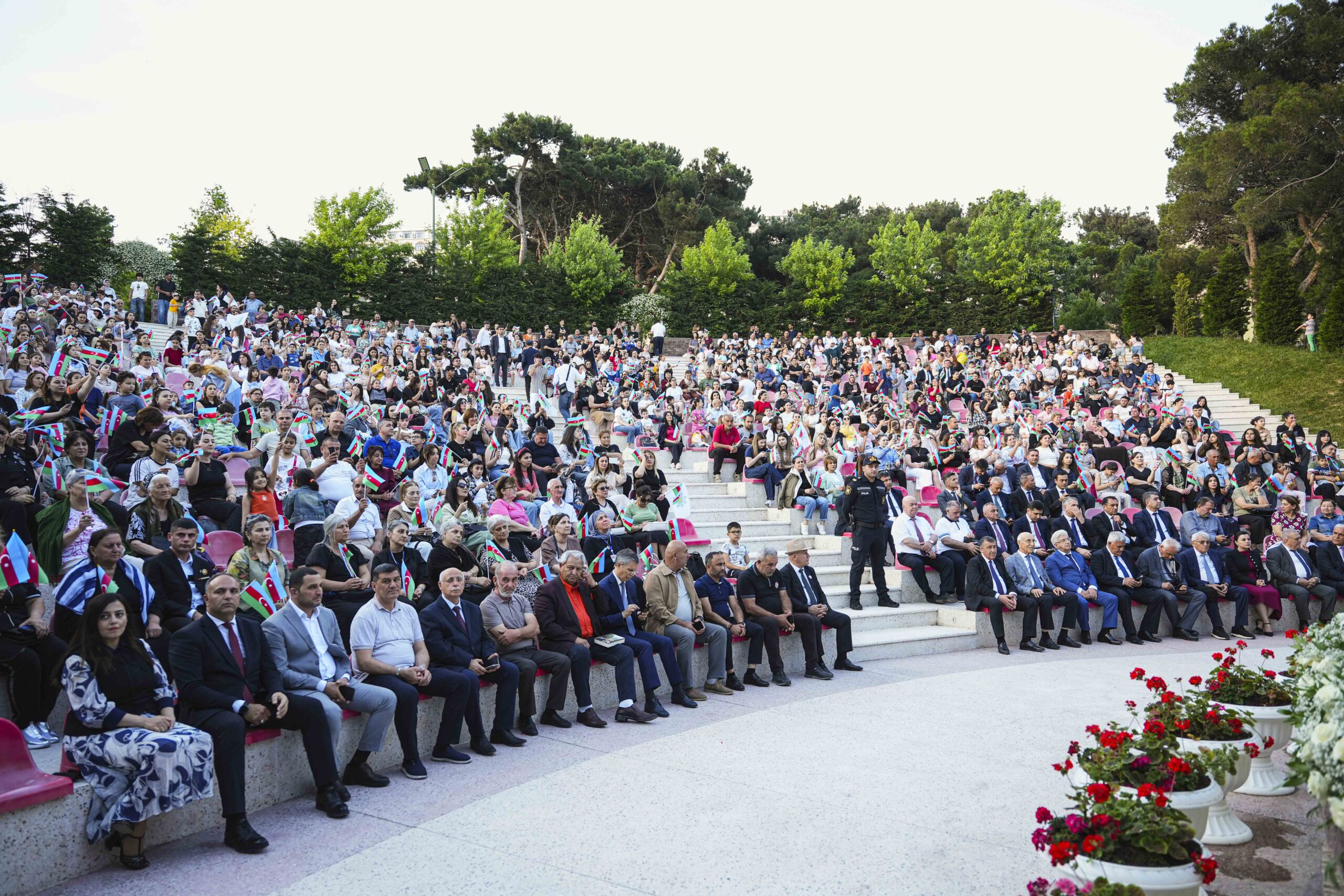 Xətaidə Qurtuluş Günü ilə bağlı möhtəşəm konsert proqramı keçirildi – VİDEO 11 xl 11 scaled