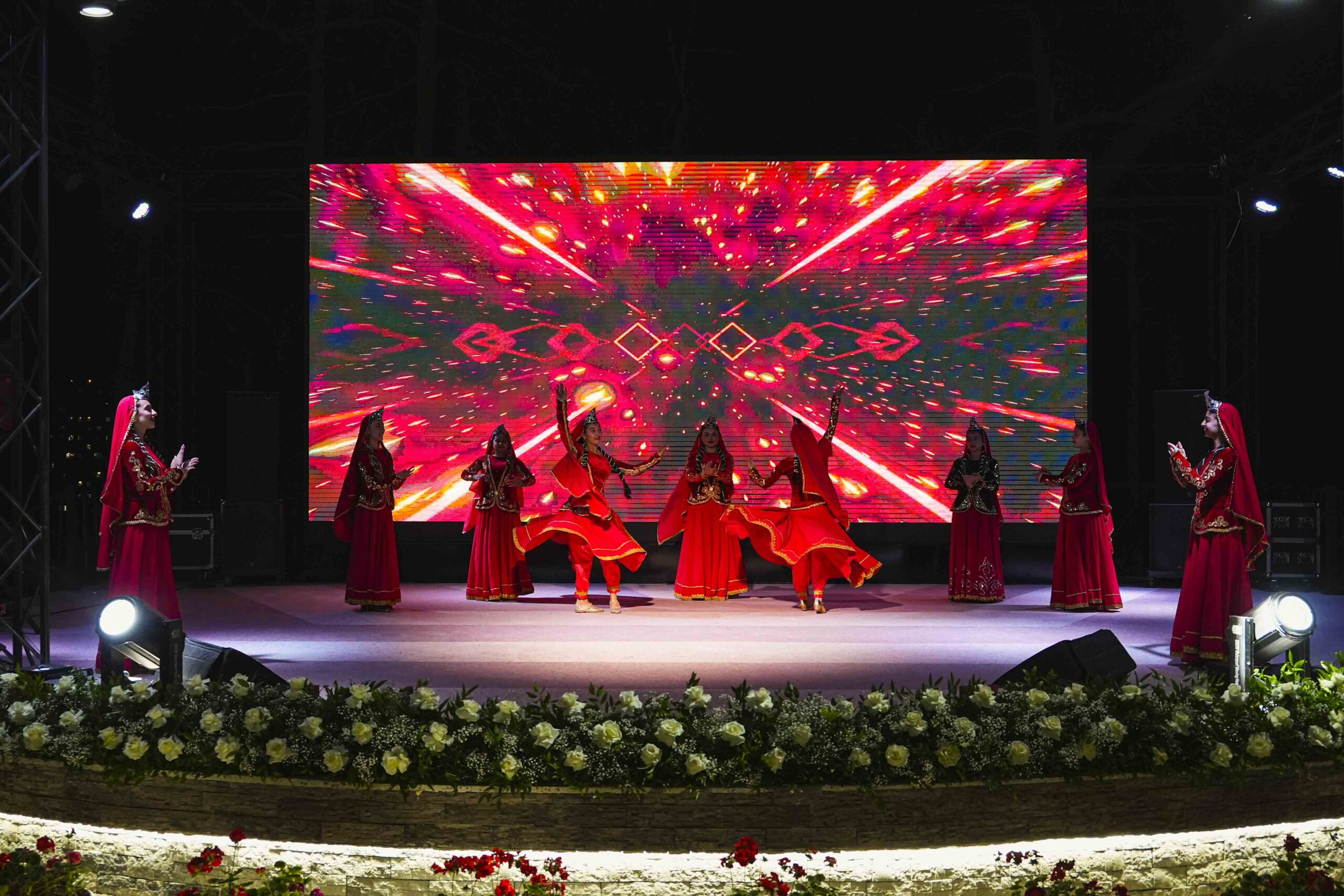 Xətaidə Qurtuluş Günü ilə bağlı möhtəşəm konsert proqramı keçirildi – VİDEO 24 xl 25 scaled