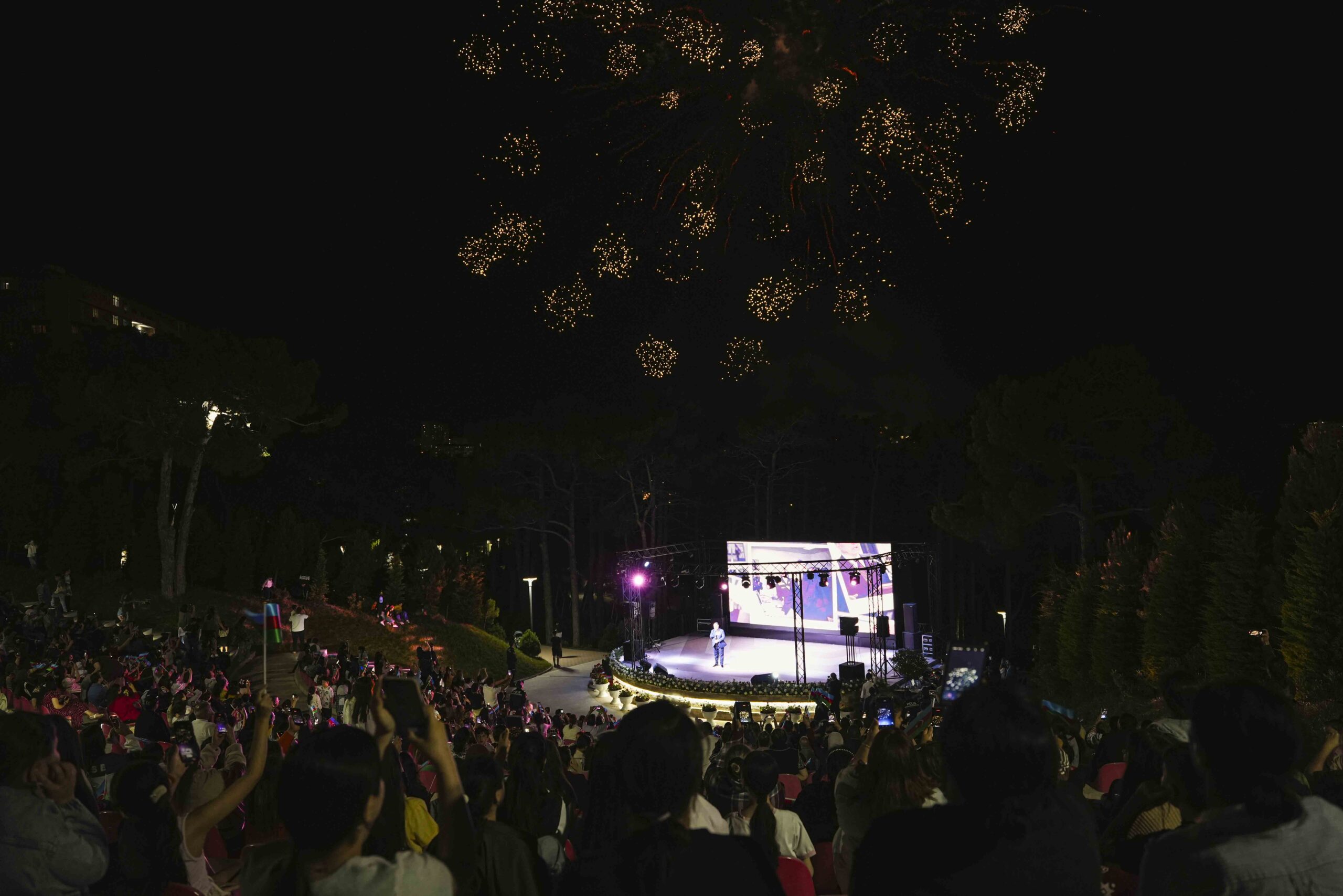 Xətaidə Qurtuluş Günü ilə bağlı möhtəşəm konsert proqramı keçirildi – VİDEO 30 xl 31 scaled