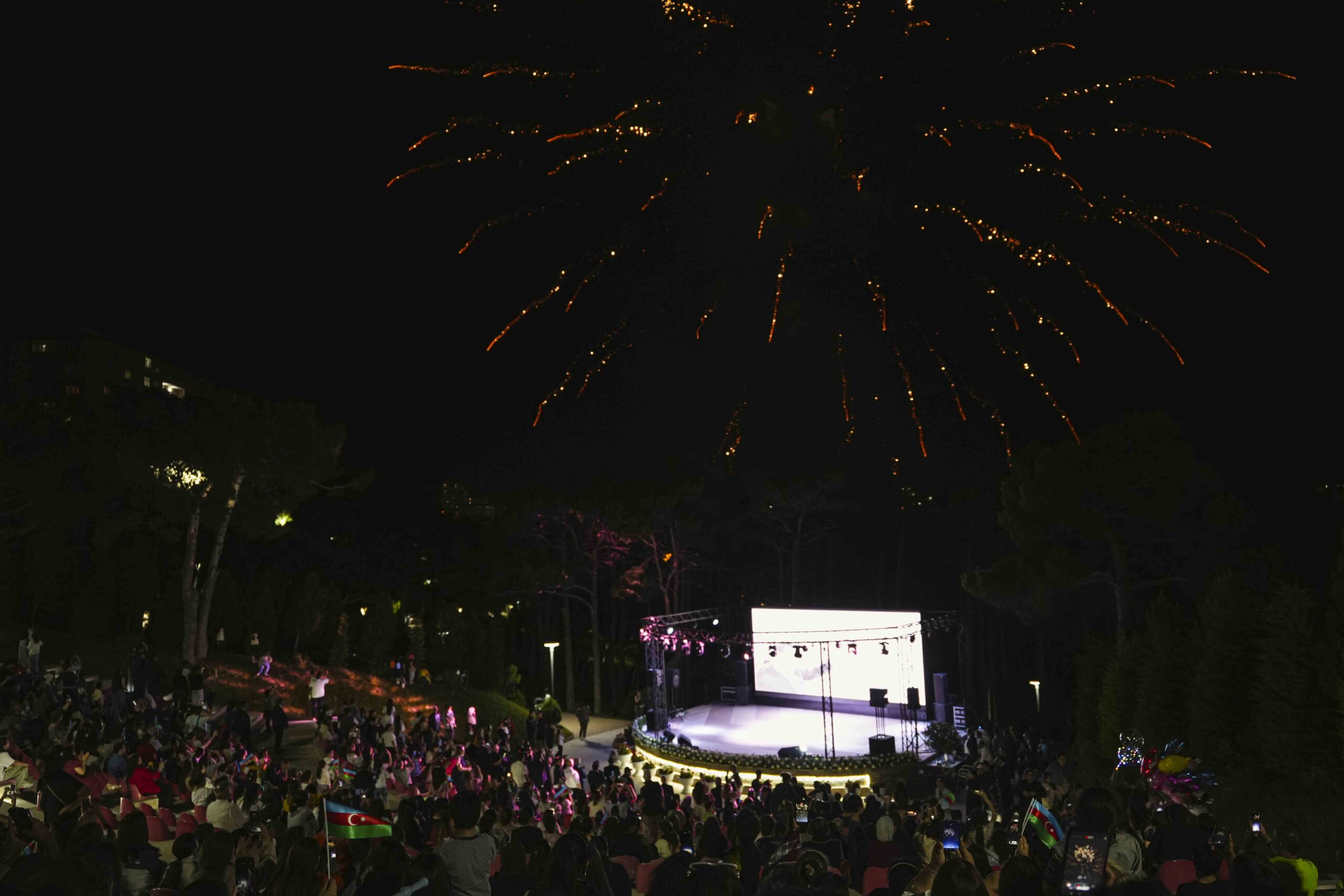 Xətaidə Qurtuluş Günü ilə bağlı möhtəşəm konsert proqramı keçirildi – VİDEO 32 xl 33 scaled