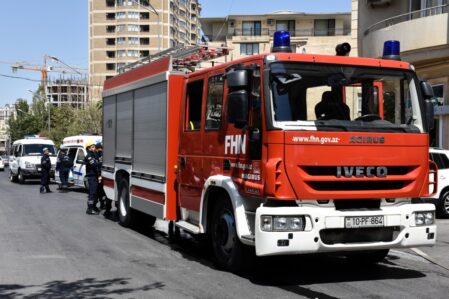 Bakıda obyektdə yanğın başladı