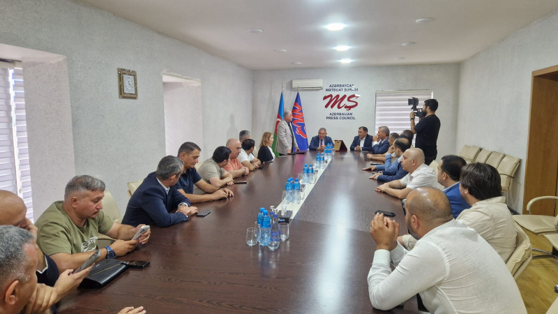 Məhəmmədəli Qəribli 50 illik yubileyi münasibəti ilə təltif edildi 3 4 4