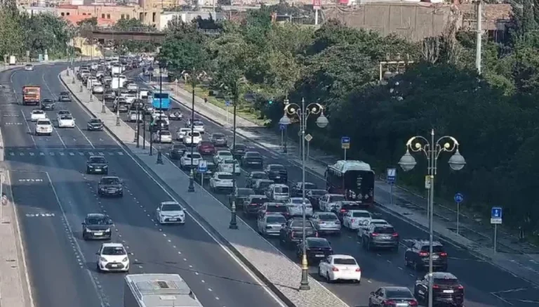 Bakının bir sıra yollarında tıxac var - Siyahı