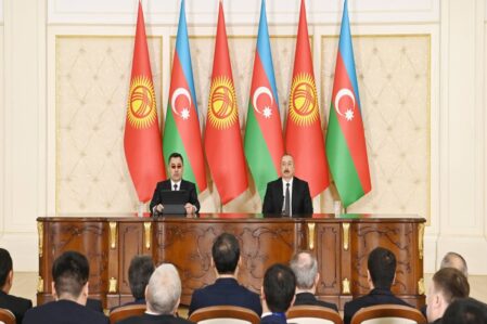 Prezidentlər mətbuata bəyanatlarla çıxış edir