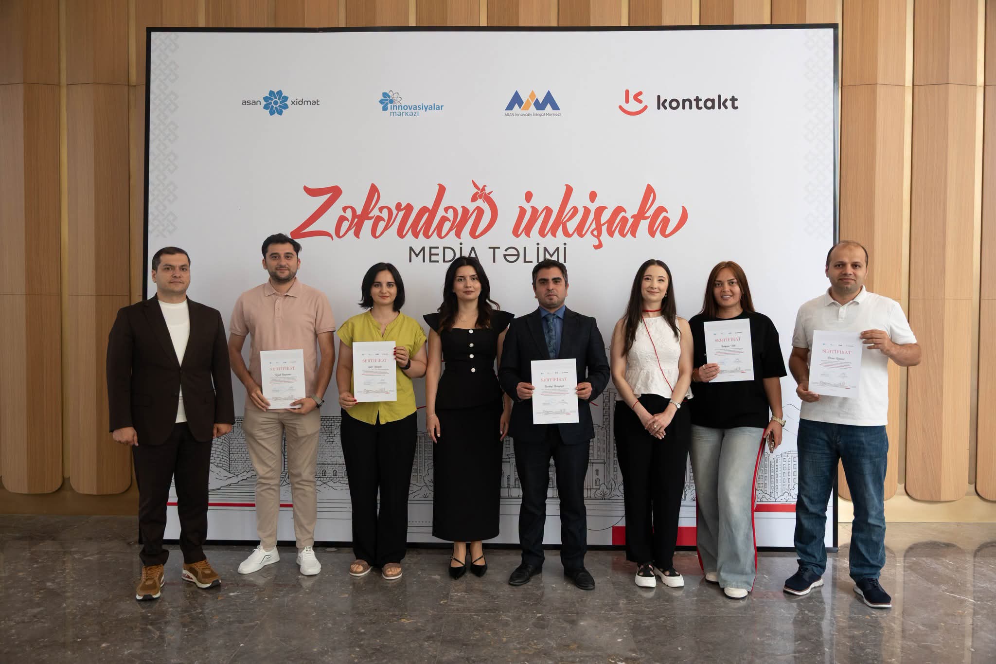 ASAN İnnovativ İnkişaf Mərkəzi və “Kontakt” Şuşada jurnalistlər üçün təlim keçirdi - FOTOLAR 8 fe 8