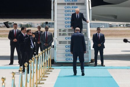 Tramp əsgərləri türk dilində salamladı