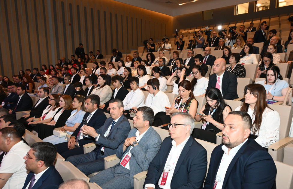 Panel müzakirə: Rəqəmsal platformalarda təhlükəsiz informasiya mühiti - FOTOLAR 4 pnl 4
