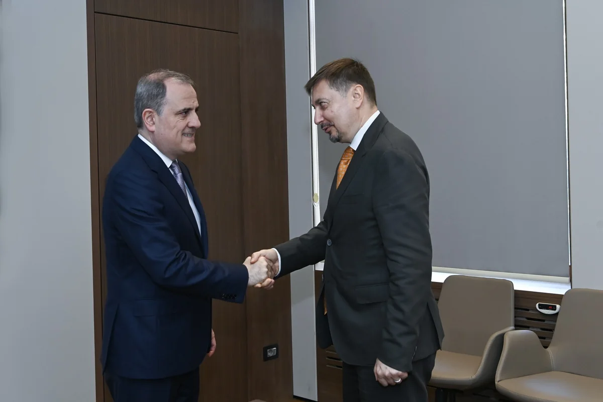 Ceyhun Bayramov Dmitri Şlapaçenkonu qəbul etdi - FOTOLAR 2 sl 42