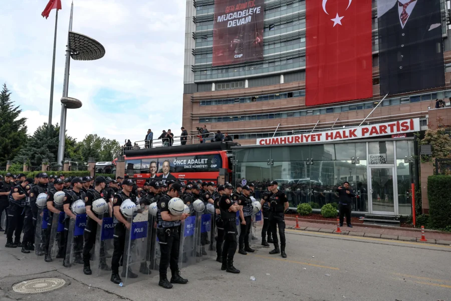 Türkiyədə vəziyyət dəyişdi – Ankara çalxalanır, həbslər ola bilər