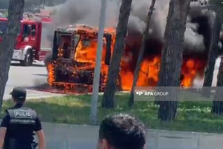 Bakıda avtovağzalın yaxınlığında avtobus yandı - FOTOLAR