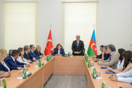 Türkiyə-Azərbaycan Universitetinin ilk rektoru kollektivə təqdim olundu – FOTO
