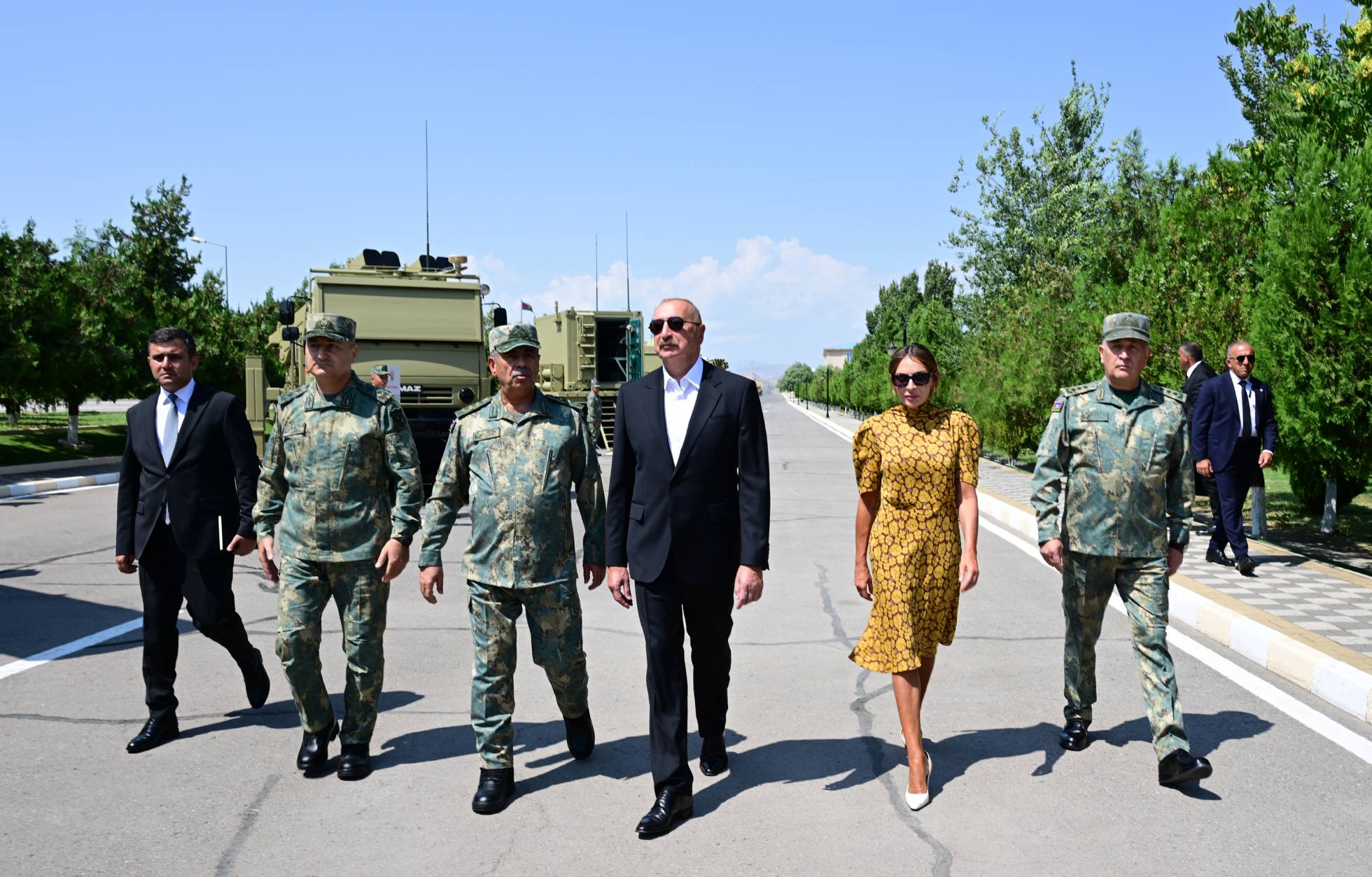 İlham Əliyev Naxçıvanda komando hissələrində – FOTOLAR 12 1786464010 05277ec08a0c1d8463f01558a22611b3 3