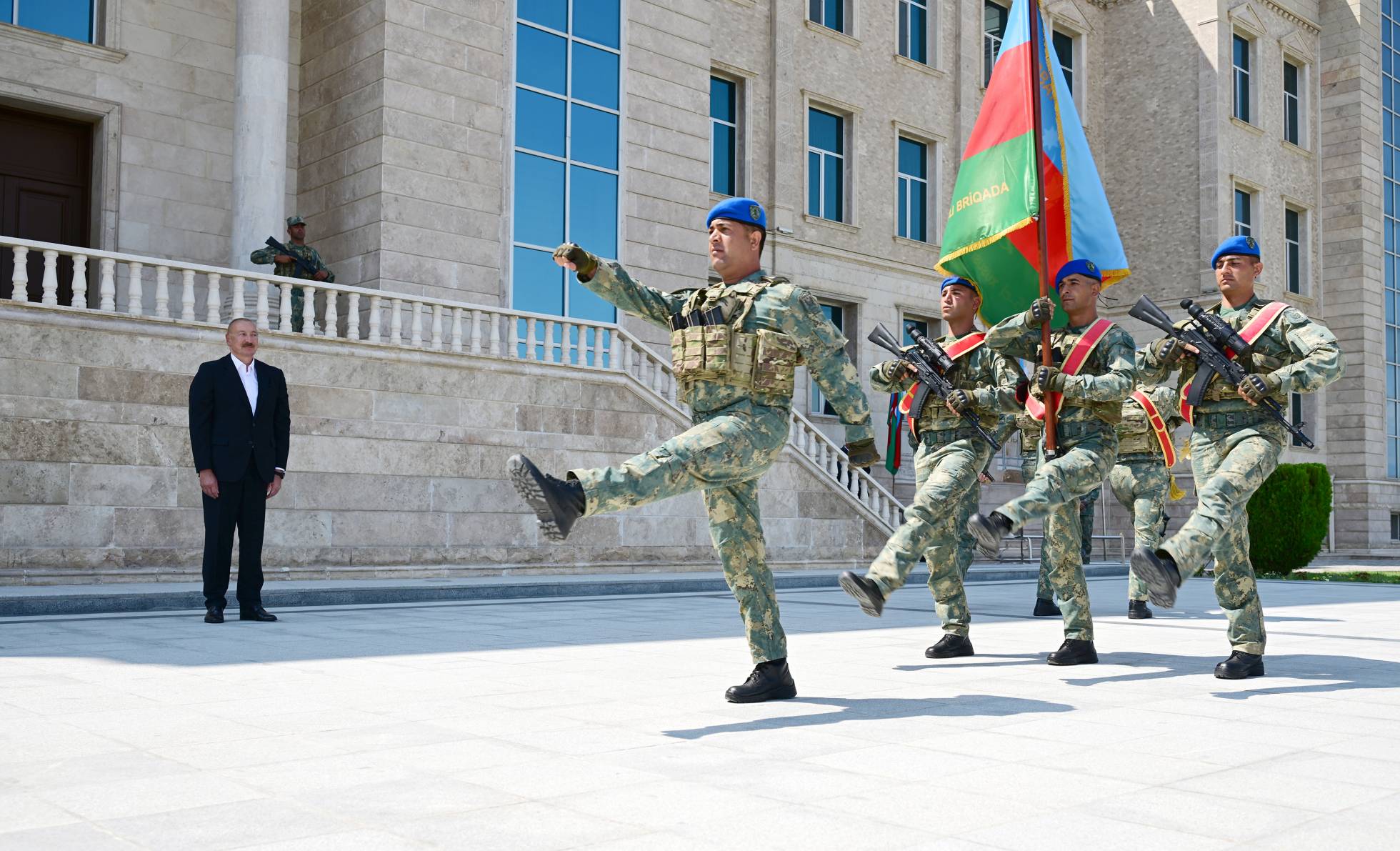 İlham Əliyev Naxçıvanda komando hissələrində – FOTOLAR 7 1786469486 4fb73047aa474d8be2470d37c13a4eb1