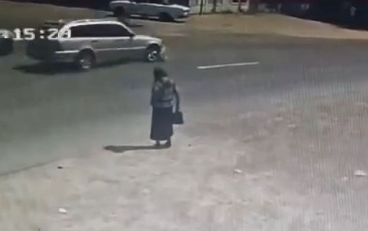Anasının gözləri qarşısında maşın vurub öldürdü - VİDEO 1 6y