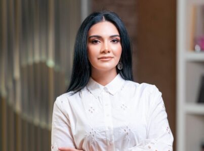 35 yaşında dərsliyə düşən əməkdar artist kimdir? – Maraqlı FAKTLAR