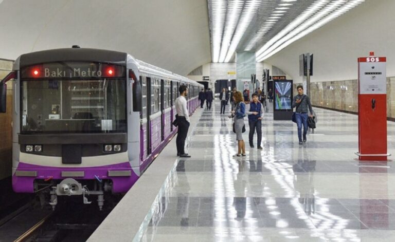 Metro istifadəçilərinin diqqətinə - Bu stansiyalarda hərəkət dayandı