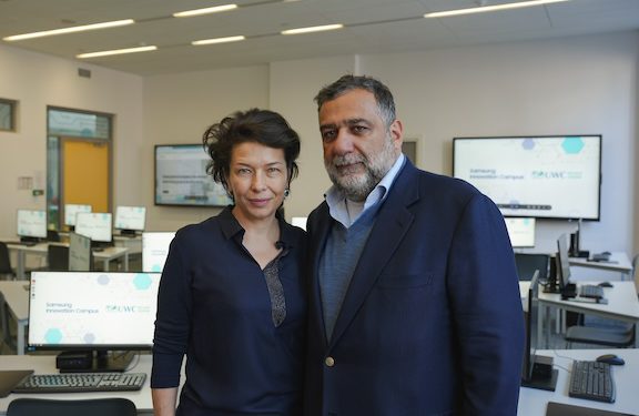 Ruben Veronika at the Samsung lab at UWCD 2021 576x375 1