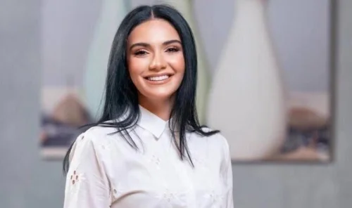 Əməkdar artistin şəkli dərsliyə salındı – FOTO