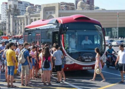 Bakıda gözlənilən məsələ: ekspress avtobuslar pulsuz olacaq? – AÇIQLAMA