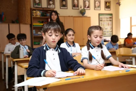 Şagirdlərin elektron yerdəyişməsi başladı