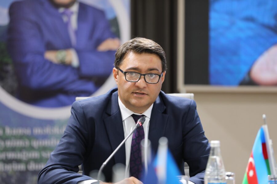 eziz elibeyli esas 900x600 1