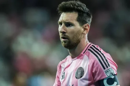 Messi şilləyə görə cərimələndi – VİDEO