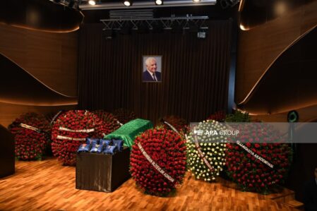 Xalq şairi Nəriman Həsənzadə ilə vida mərasimi keçirilir