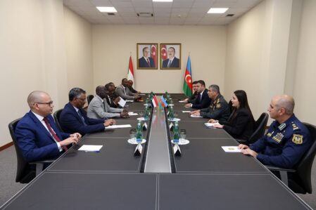 Azərbaycan və Sudan arasında hərbi-texniki əməkdaşlıq məsələləri müzakirə edildi