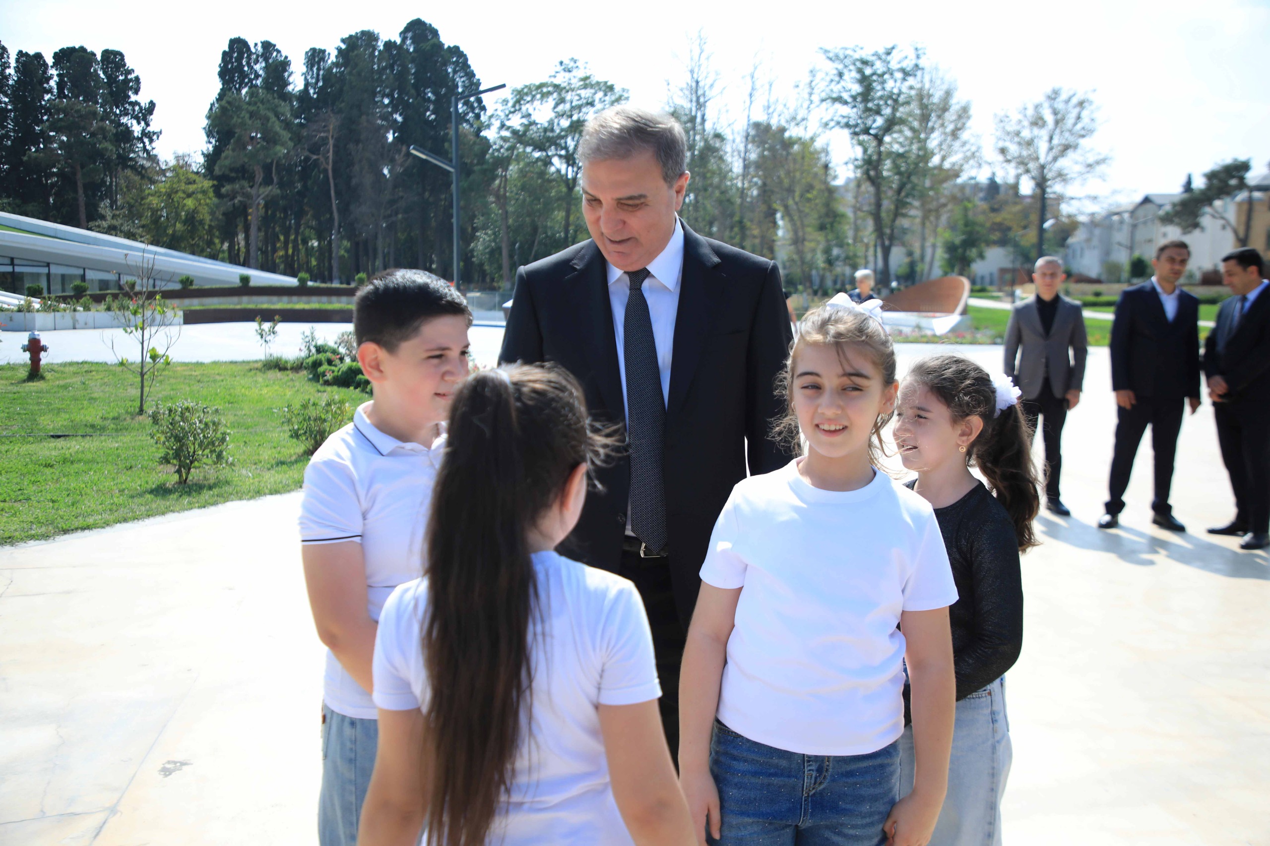 Gəncə Memorial Kompleksi ziyarət olundu - Fotolar 6 7 4