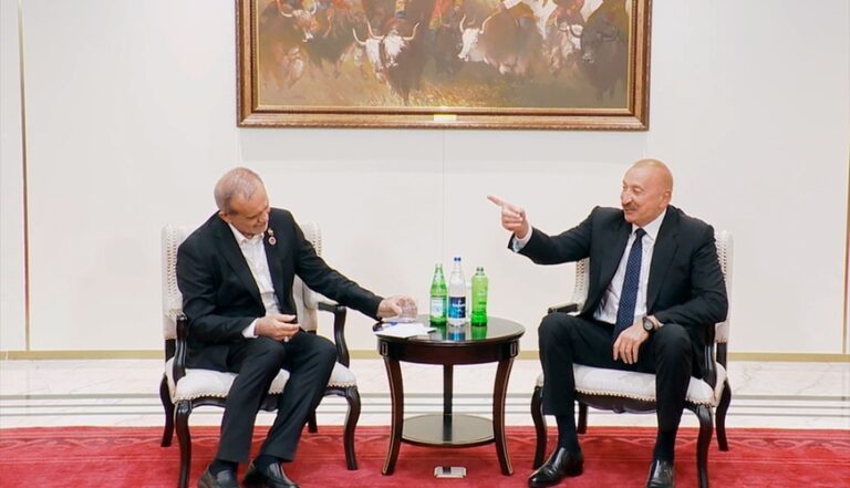 Liderlərin görüşündə su təxribatı: Əliyev qarşısını belə aldı - Azərbaycanlılarla bağlı açıq mesaj