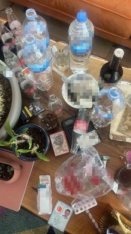 Qəfil ölən aktyorun evindən bunlar tapıldı - FOTOLAR 3 IMG 2329