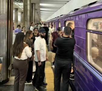 Bakı metrosunda nə baş verir? Yüzlərlə sərnişin qatarlarda qaldı – SƏBƏB AÇIQLANDI